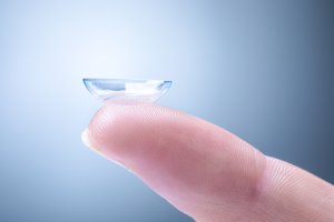 contact lens finger featured