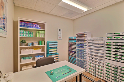 contact lens room