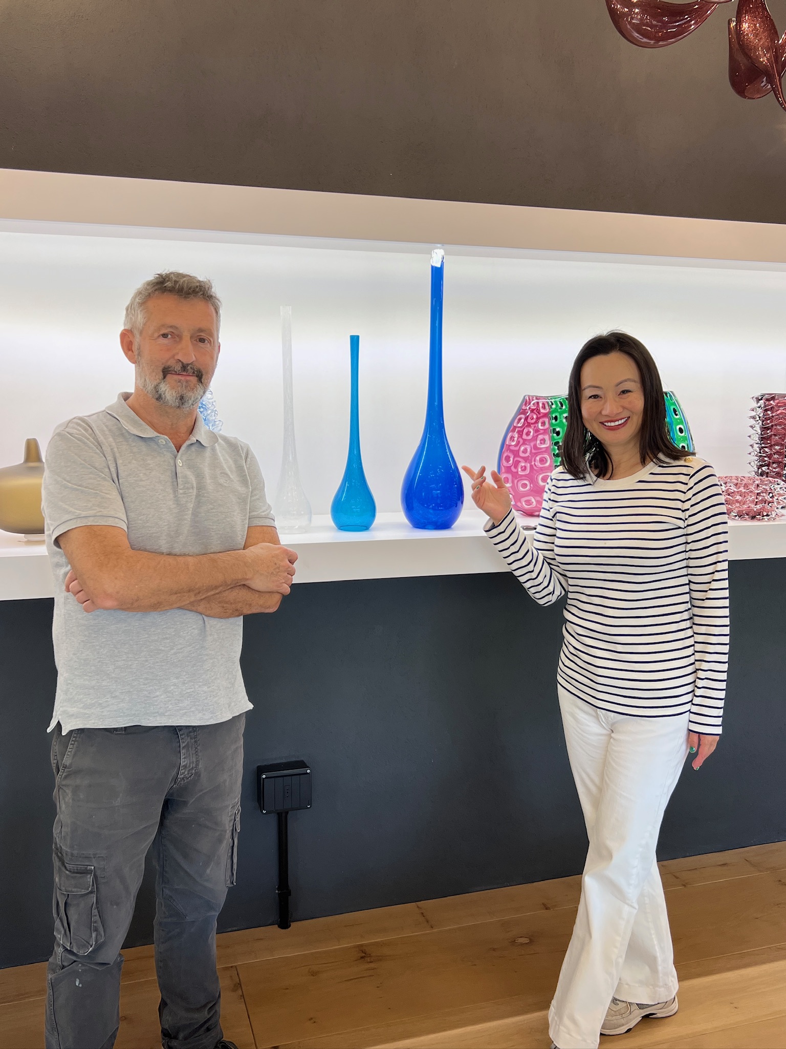 Dr. Shen Lee visits a Murano glass art stuido in Italy
