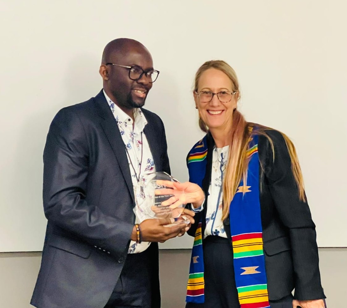 Dr. Uchuchekwu Levi Osuagwu, left