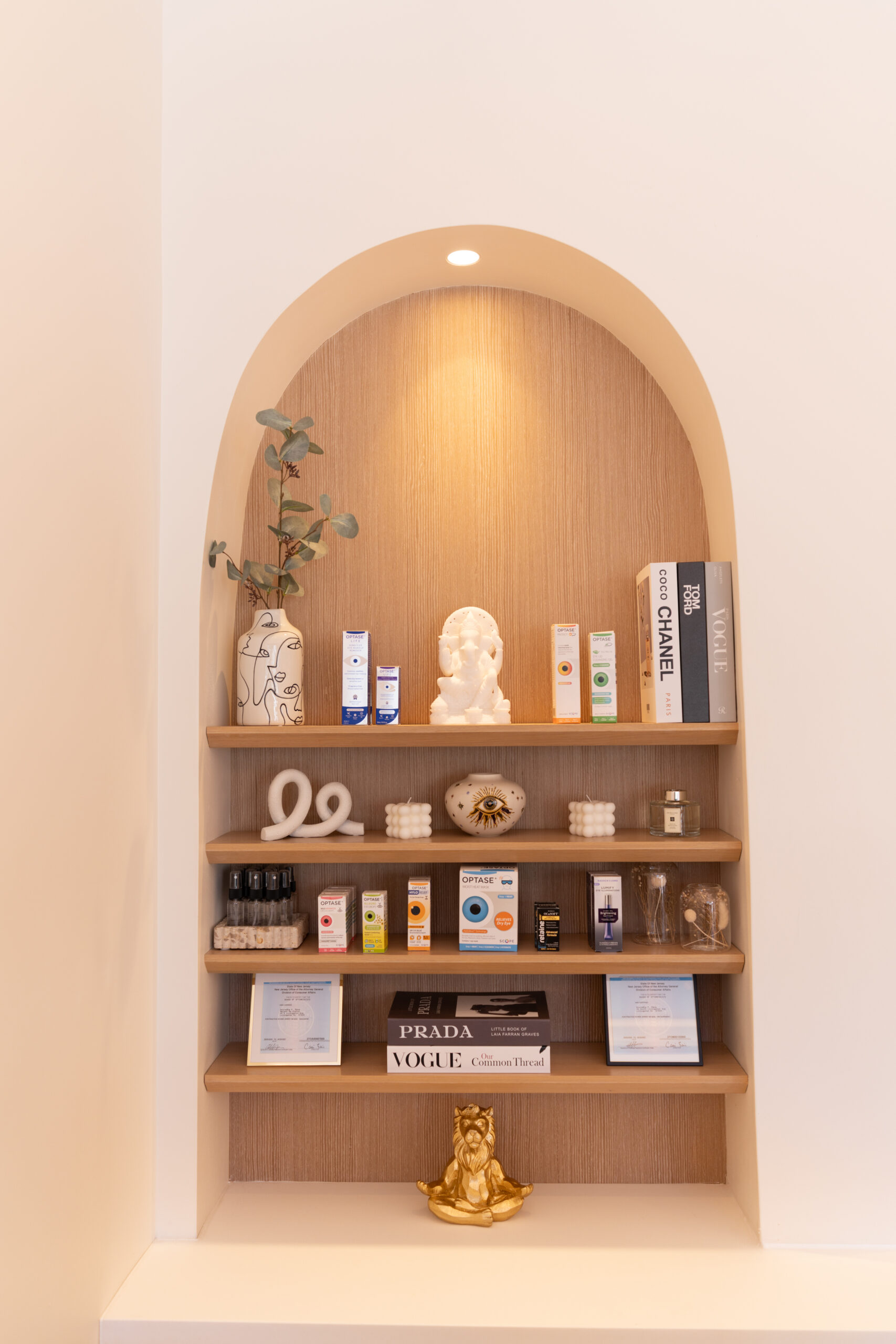 One of Dr. Rana's "famous arches."